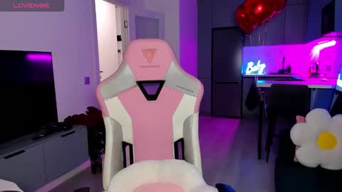 Emi online show from February 18, 4:11 am