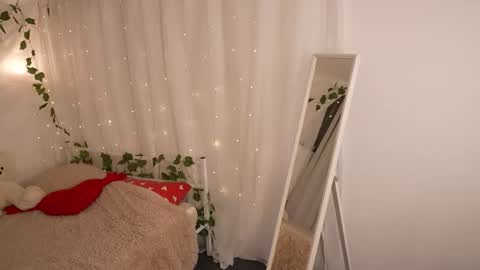 Sienna online show from November 19, 1:44 pm