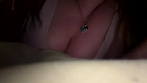 Mariah  online show from April 4, 4:00 am