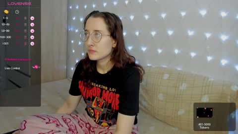 Snapshot of x_purr_agatha_x chatting on February 23, 2:45 am Agatha online show from February 23, 2:45 am