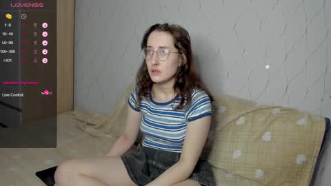 Snapshot of x_purr_agatha_x chatting on January 27, 2:53 am Agatha online show from January 27, 2:53 am