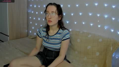 Snapshot of x_purr_agatha_x chatting on February 21, 3:12 am Agatha online show from February 21, 3:12 am