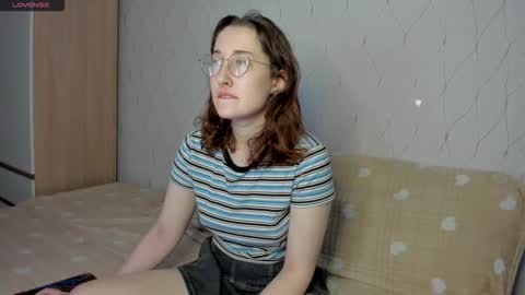 Snapshot of x_purr_agatha_x chatting on October 19, 2:02 am Agatha online show from October 19, 2:02 am