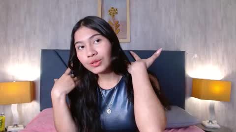 aurora  online show from November 27, 3:20 am