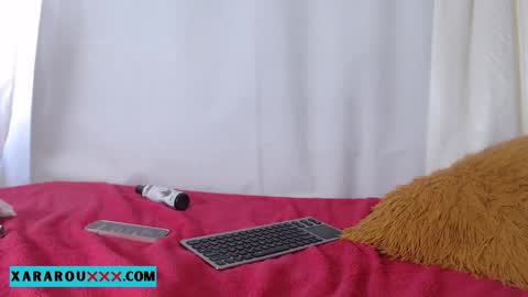 Snapshot of xararouxxx chatting on January 19, 9:45 pm       S A R A      100K followers online show from January 19, 9:45 pm