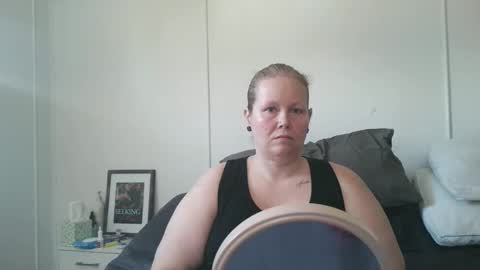 xbeautifulxliex online show from April 14, 4:51 pm