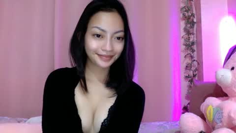 Snapshot of xcxccy19 chatting on February 2, 1:52 pm Sachi Cy online show from February 2, 1:52 pm