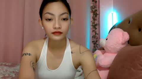 Snapshot of xcxccy19 chatting on January 28, 8:47 am Sachi Cy online show from January 28, 8:47 am
