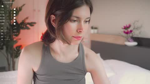 Xiawa short hair and Zira blondie online show from March 4, 4:30 am