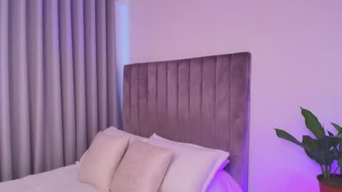 XIMENA LOPEZ online show from April 16, 8:08 pm