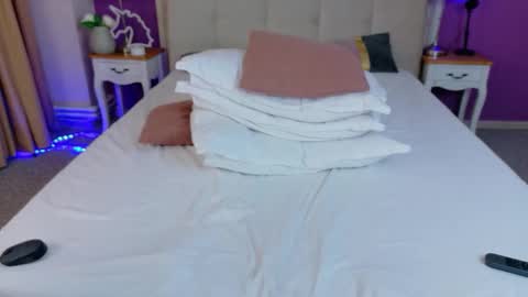 Kim online show from March 12, 1:30 am