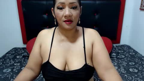 Snapshot of xshopyx chatting on February 10, 1:24 am xshopyx online show from February 10, 1:24 am