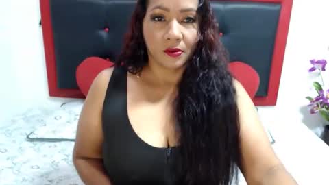 Snapshot of xshopyx chatting on December 9, 2:13 am xshopyx online show from December 9, 2:13 am