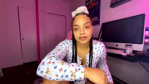 xStarGazingx online show from December 4, 7:21 am