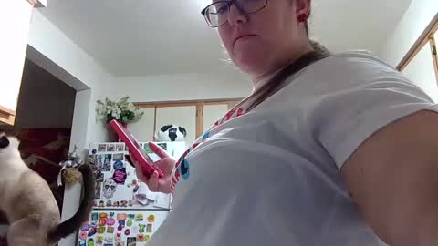 Strawberry Jane online show from December 14, 5:07 am