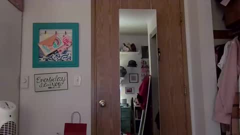 Strawberry Jane online show from January 28, 4:29 am