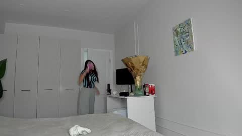 xxx_leila online show from November 2, 10:18 am