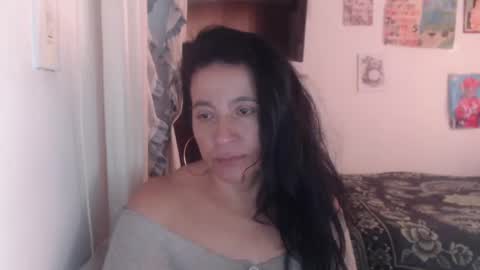 Snapshot of yasmin_love85 chatting on March 10, 4:14 pm yasmin_love85 online show from March 10, 4:14 pm