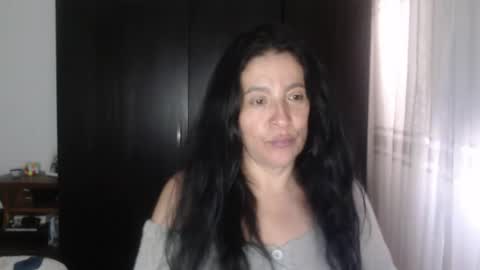 Snapshot of yasmin_love85 chatting on December 11, 3:05 pm yasmin_love85 online show from December 11, 3:05 pm