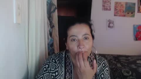 Snapshot of yasmin_love85 chatting on March 3, 2:10 pm yasmin_love85 online show from March 3, 2:10 pm