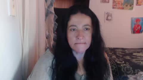 Snapshot of yasmin_love85 chatting on February 18, 3:32 pm yasmin_love85 online show from February 18, 3:32 pm