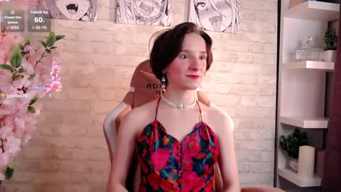 Snapshot of yellow_songbird chatting on January 12, 3:14 pm Liya online show from January 12, 3:14 pm