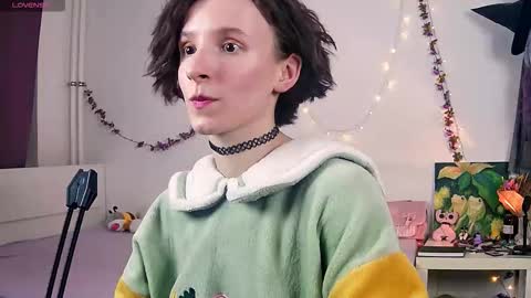 Snapshot of yellow_songbird chatting on September 30, 5:40 pm Liya online show from September 30, 5:40 pm