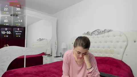 yennefer13 online show from April 5, 8:30 pm