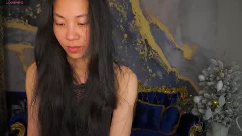 yennstar online show from January 31, 9:35 pm