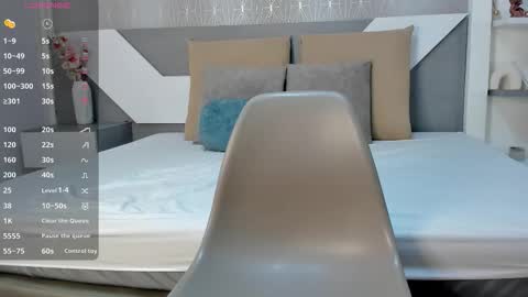 Yesi online show from March 30, 11:26 pm