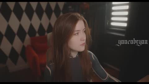 ynnenbrynn online show from November 24, 7:32 am