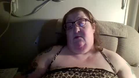 yomoopy online show from February 5, 4:06 am
