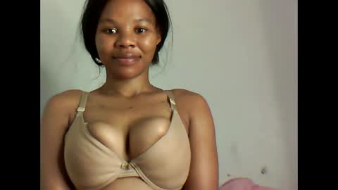 amazingkellyxx online show from March 8, 9:18 pm