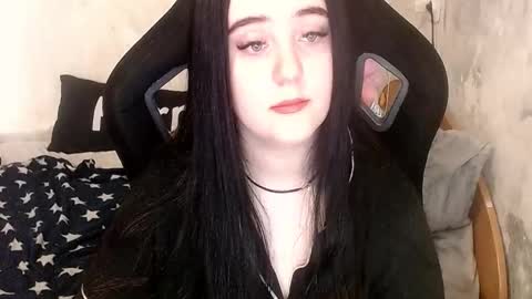 your_8a8y online show from February 17, 11:42 am