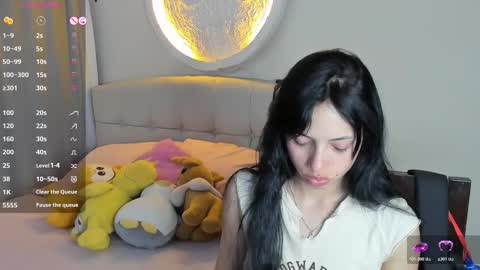 mia3 online show from February 9, 4:15 am