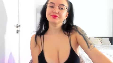 your_bustygirl online show from November 5, 8:19 am