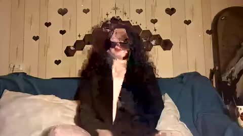 Lilly online show from March 8, 3:33 pm