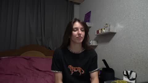 Snapshot of your_little_flexible_girl chatting on January 25, 9:35 pm Meri online show from January 25, 9:35 pm