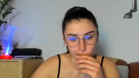 Andrea Your sweet farmer girl online show from March 3, 9:38 am