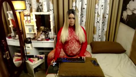 your_sissy_lyn online show from June 23, 11:03 pm