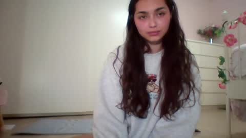 yourbella37 online show from May 7, 8:45 pm