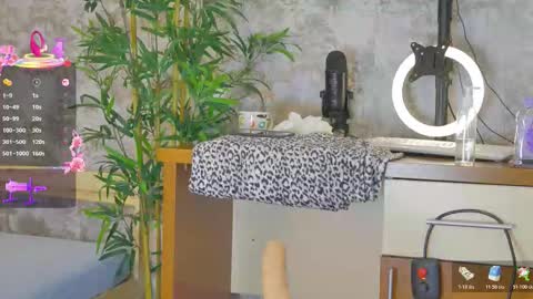 Anna online show from November 10, 8:37 pm