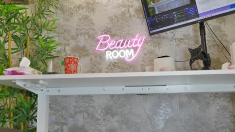 Anna online show from April 5, 7:24 pm