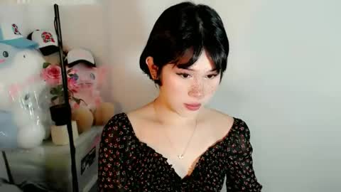 PrettyElla online show from October 7, 1:43 am