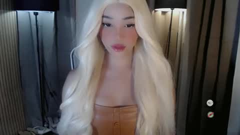 maureen love you online show from November 3, 10:41 am