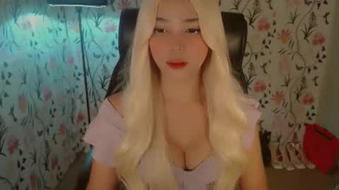 maureen love you online show from September 12, 9:33 pm