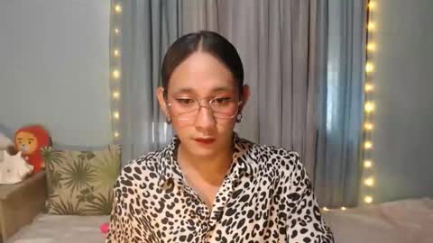 ZOE KHATE online show from April 4, 4:11 am