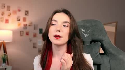 Snapshot of yourfrenchteacher chatting on October 16, 9:06 pm Chloe online show from October 16, 9:06 pm