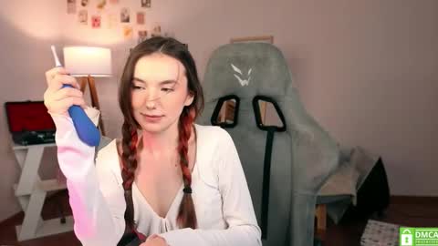 Chloe online show from November 20, 5:52 am