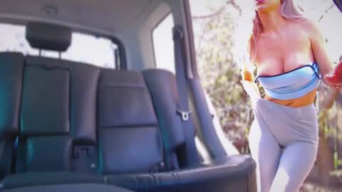 yourguiltypassion online show from April 15, 10:38 am